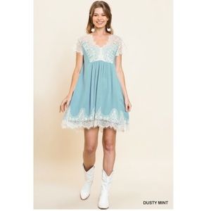 Umgee Short sleeve mint with lace dress
